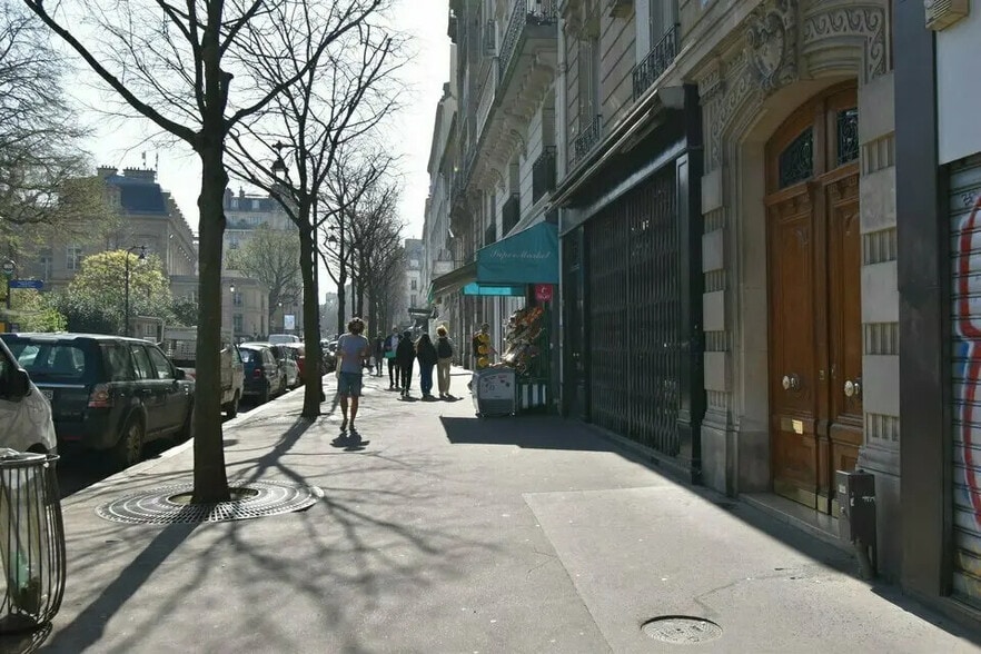 Local commercial dans Paris à louer - Photo de l’immeuble – Image 2 sur 2