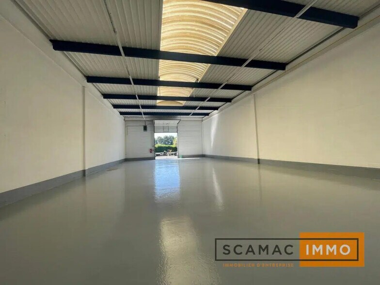 Bureau dans Bonneuil-sur-Marne à louer - Photo de l’immeuble – Image 1 sur 15