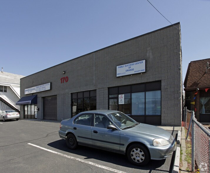 170 Scotland Rd, Orange, NJ à louer - Photo de l’immeuble – Image 2 sur 11