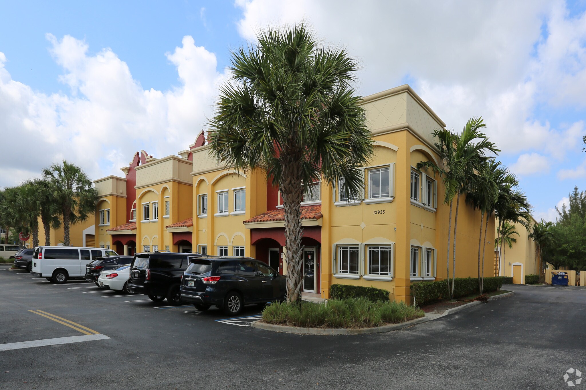 12925 SW 132nd St, Miami, FL à louer Photo principale– Image 1 sur 4