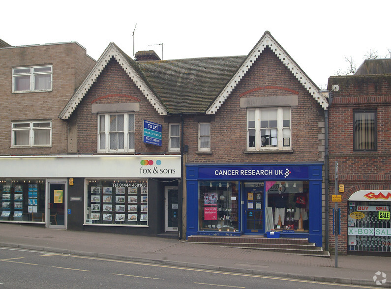 115 South Rd, Haywards Heath à vendre - Photo de l’immeuble – Image 2 sur 3