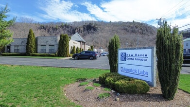 3 Research Dr, Woodbridge, CT à louer Photo intérieure– Image 1 sur 19