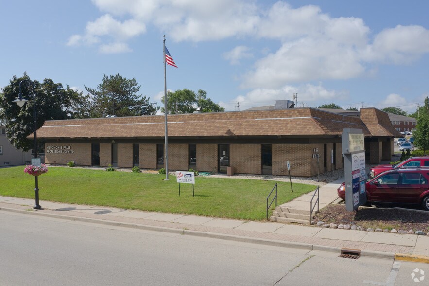 N89W16785 Appleton Ave, Menomonee Falls, WI à louer - Photo de l’immeuble – Image 1 sur 5