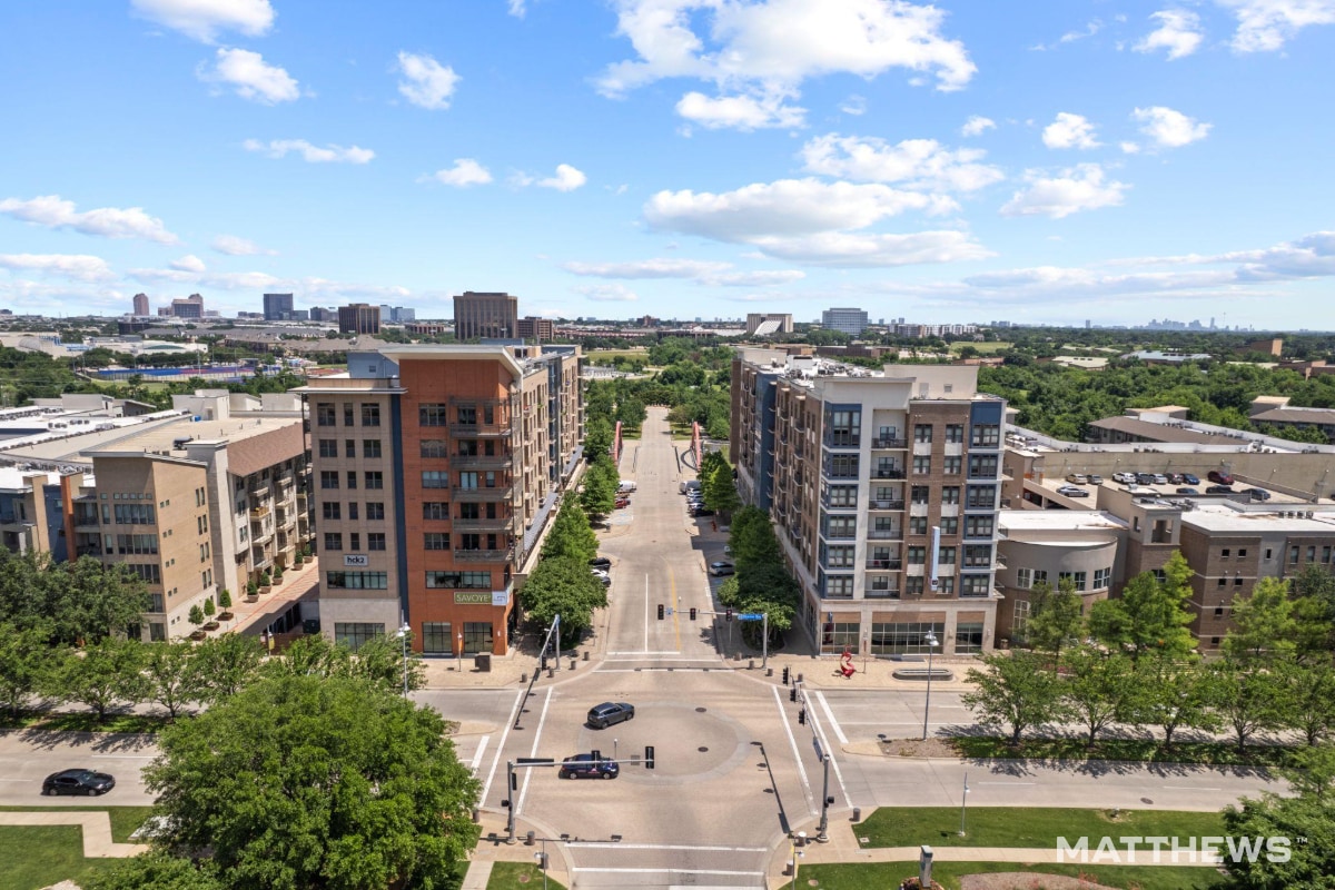 3875 Ponte Ave, Addison, TX à louer Photo principale– Image 1 sur 7