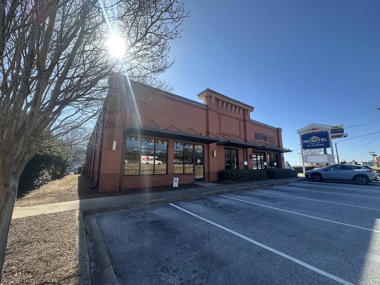 1022 Woodruff Rd, Greenville, SC à louer - Photo de l’immeuble – Image 2 sur 12