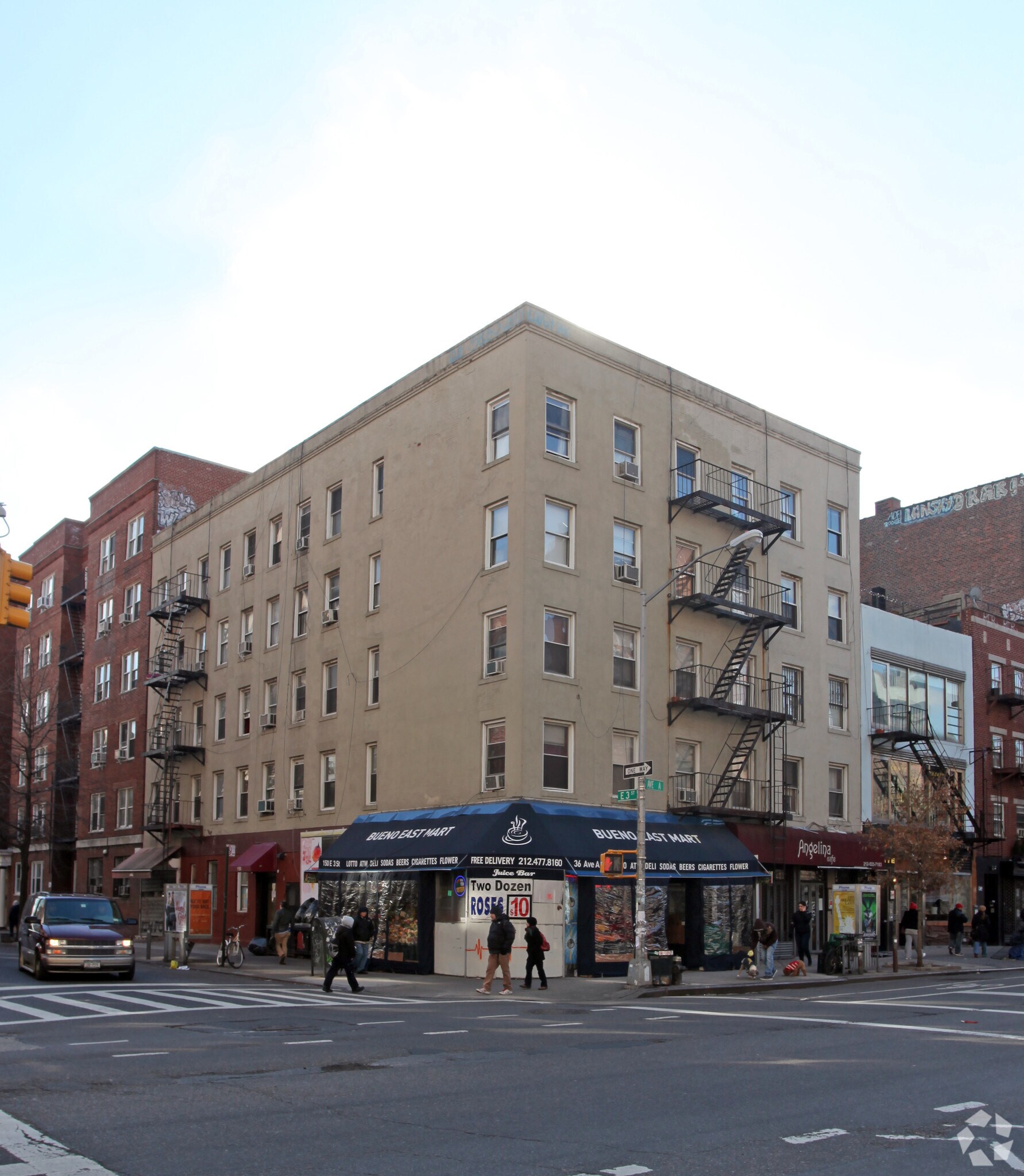 150 E 3rd St, New York, NY à louer Photo principale– Image 1 sur 4