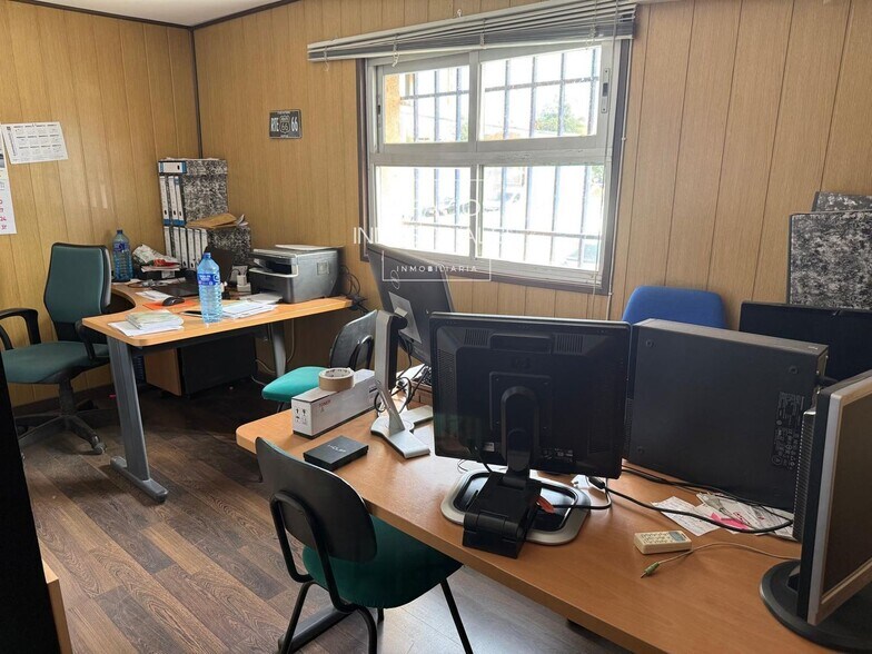 Industriel/Logistique dans Velilla de San Antonio, Madrid à vendre - Photo de l’immeuble – Image 2 sur 8