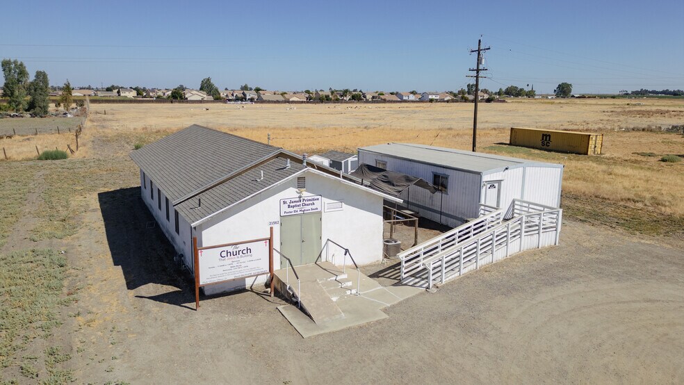 21562 Reynolds Ave, Dos Palos, CA à vendre - Photo principale – Image 1 sur 31