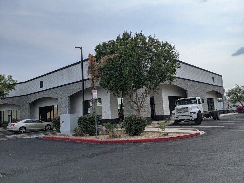 7143 E Southern Ave, Mesa, AZ à louer - Photo de l’immeuble – Image 3 sur 24
