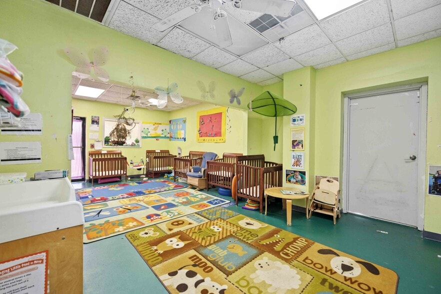 1511 N 10th St, Baytown, TX à louer - Photo intérieure – Image 3 sur 12