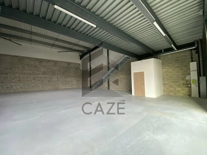 24 Bis Rue Newton, Tresses à louer - Photo de l’immeuble – Image 2 sur 6
