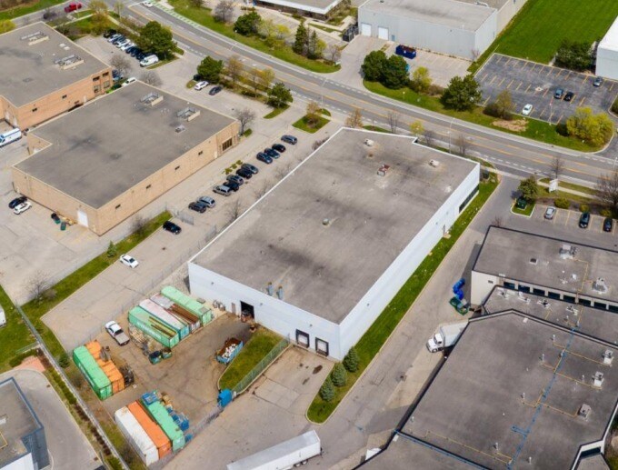 2170 Winston Park Dr, Oakville, ON à louer - Photo de l’immeuble – Image 2 sur 5