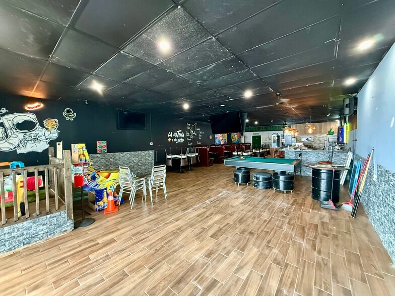 1155 N Washington Blvd, Sarasota, FL à louer - Photo de l’immeuble – Image 2 sur 18