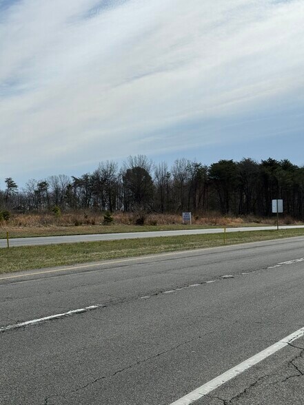 9770 Crain hwy, Newburg, MD à vendre - Photo de l’immeuble – Image 3 sur 8
