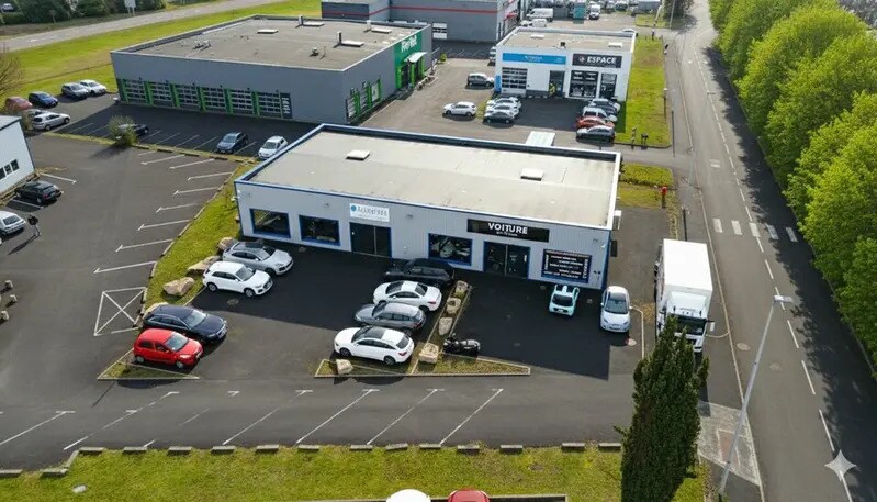 Local commercial dans Bourgoin-Jallieu à louer Aérien– Image 1 sur 10