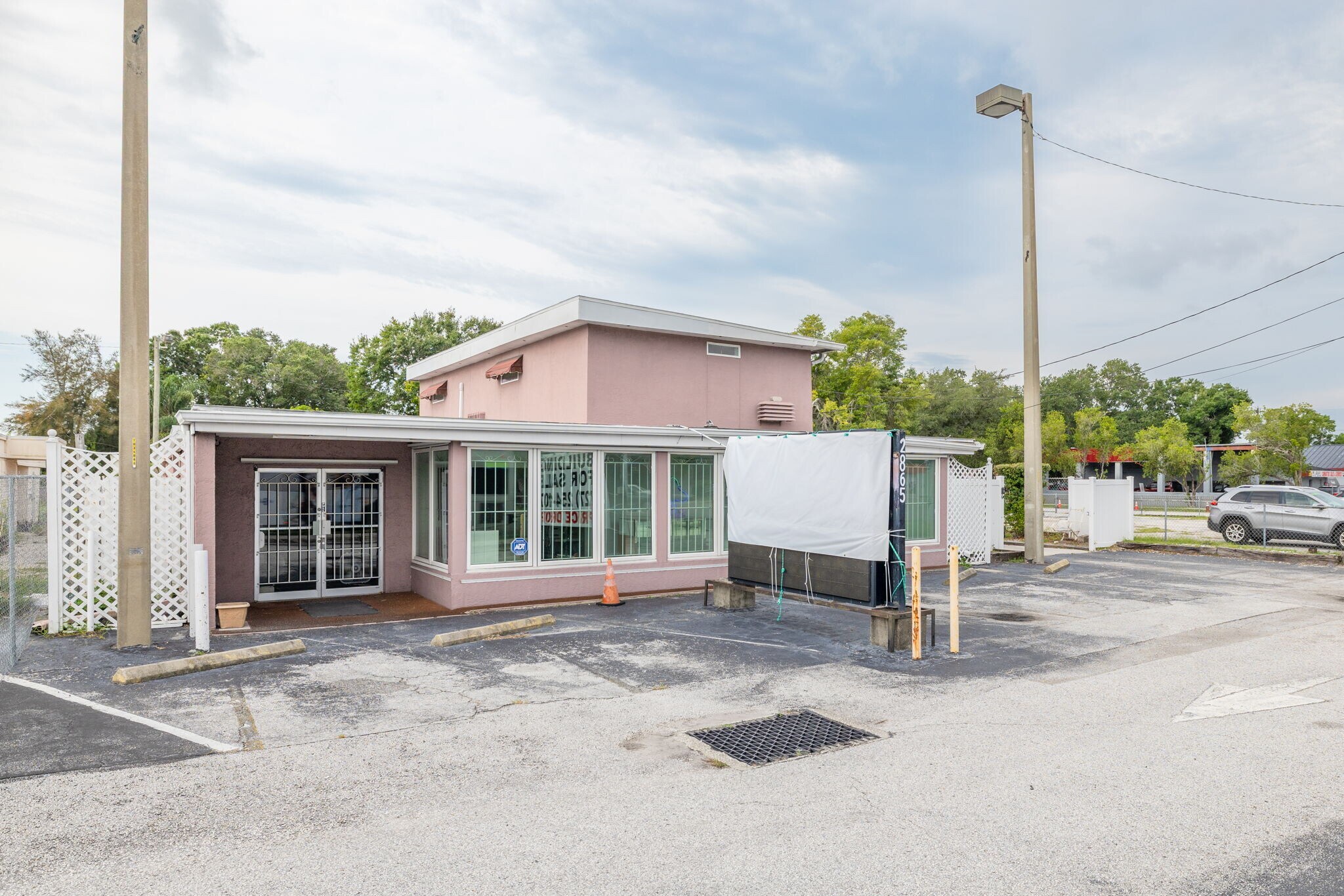 2865 E Bay Dr, Largo, FL à vendre Photo de l’immeuble– Image 1 sur 42