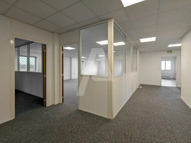 Industriel/Logistique dans Coignières à louer - Photo intérieure – Image 3 sur 11