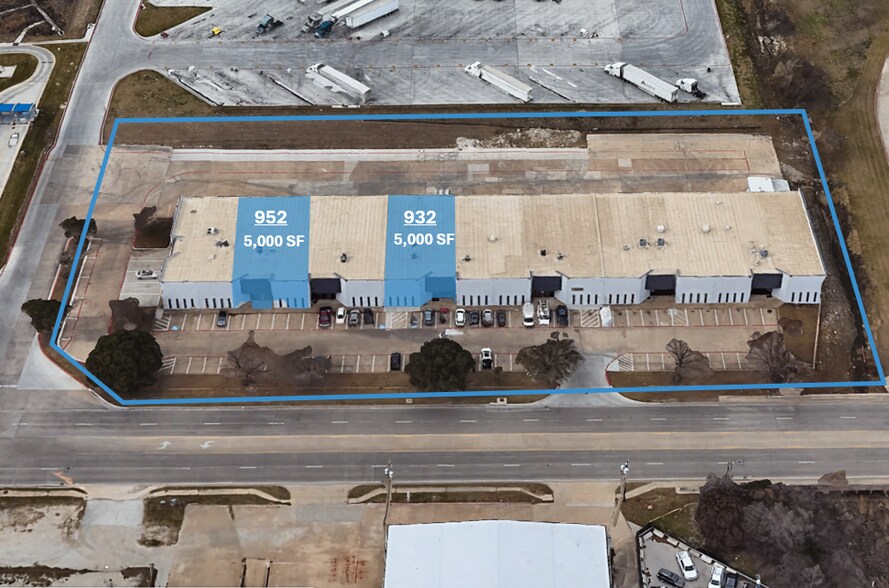 808 S Blue Mound Rd, Fort Worth, TX à louer - Photo de l’immeuble – Image 1 sur 14