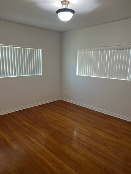 341 N Kaweah Ave, Exeter, CA à louer - Photo de l’immeuble – Image 3 sur 5