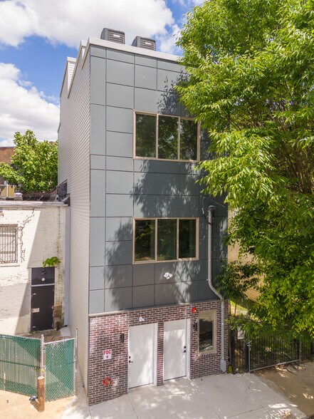 631 N Preston St, Philadelphia, PA à vendre - Photo de l’immeuble – Image 2 sur 65