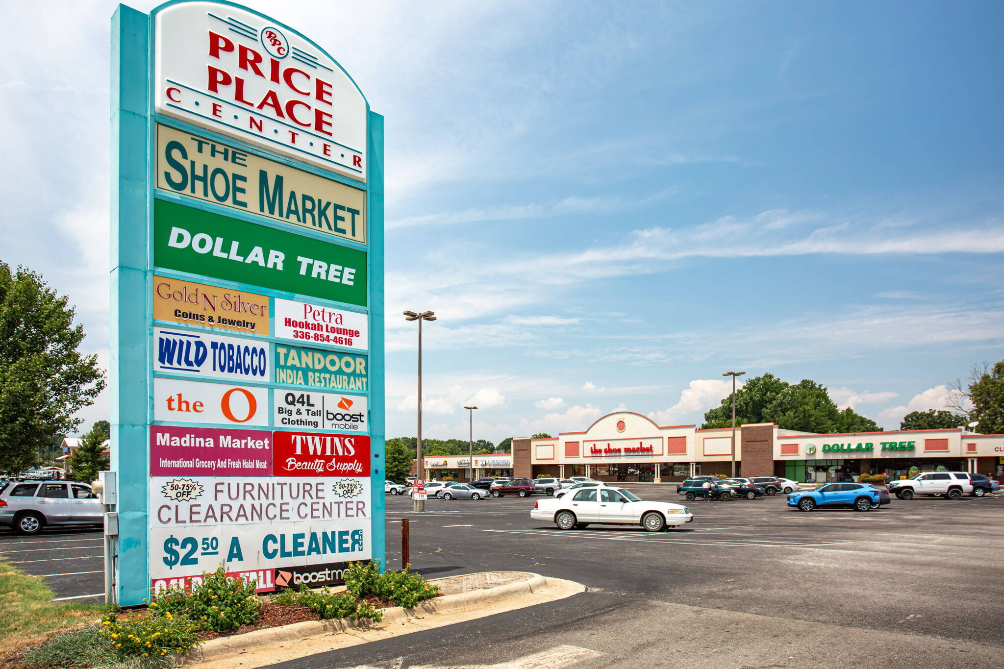 4610-4628 W Market St, Greensboro, NC à louer Photo principale– Image 1 sur 4