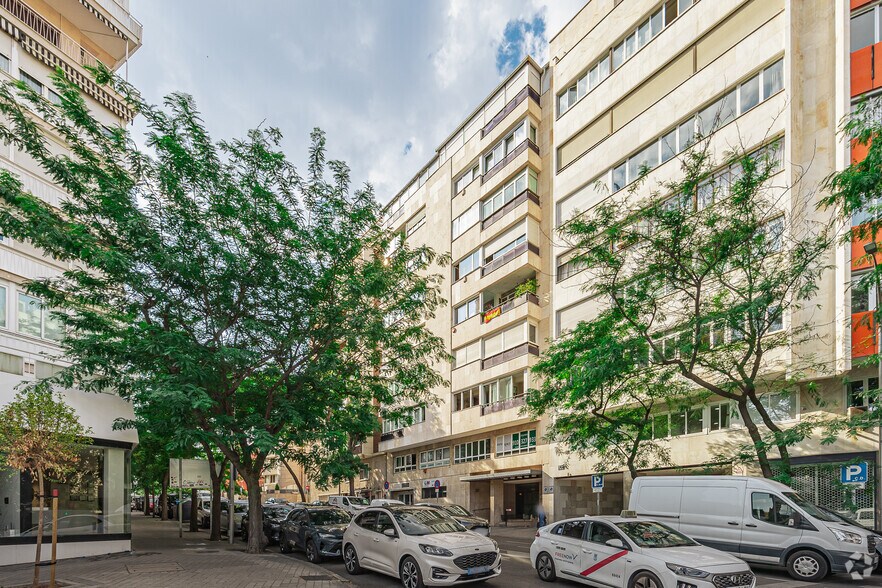 Calle del Segre, 27, Madrid, Madrid à louer - Photo de l’immeuble – Image 2 sur 3
