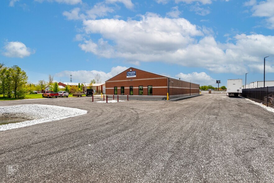 19700 Stoney Island Ave, Lynwood, IL à louer - Photo de l’immeuble – Image 2 sur 14