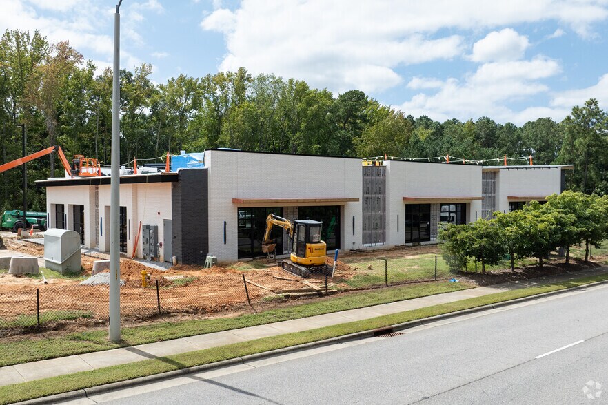 600 Timber Dr E, Garner, NC à louer - Photo de l’immeuble – Image 3 sur 21
