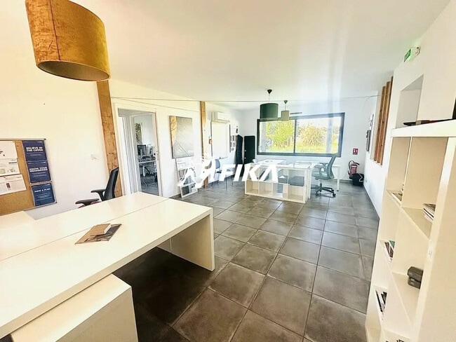 Plus de détails pour 5 Allée Fenelon, Tresses - Bureau à vendre