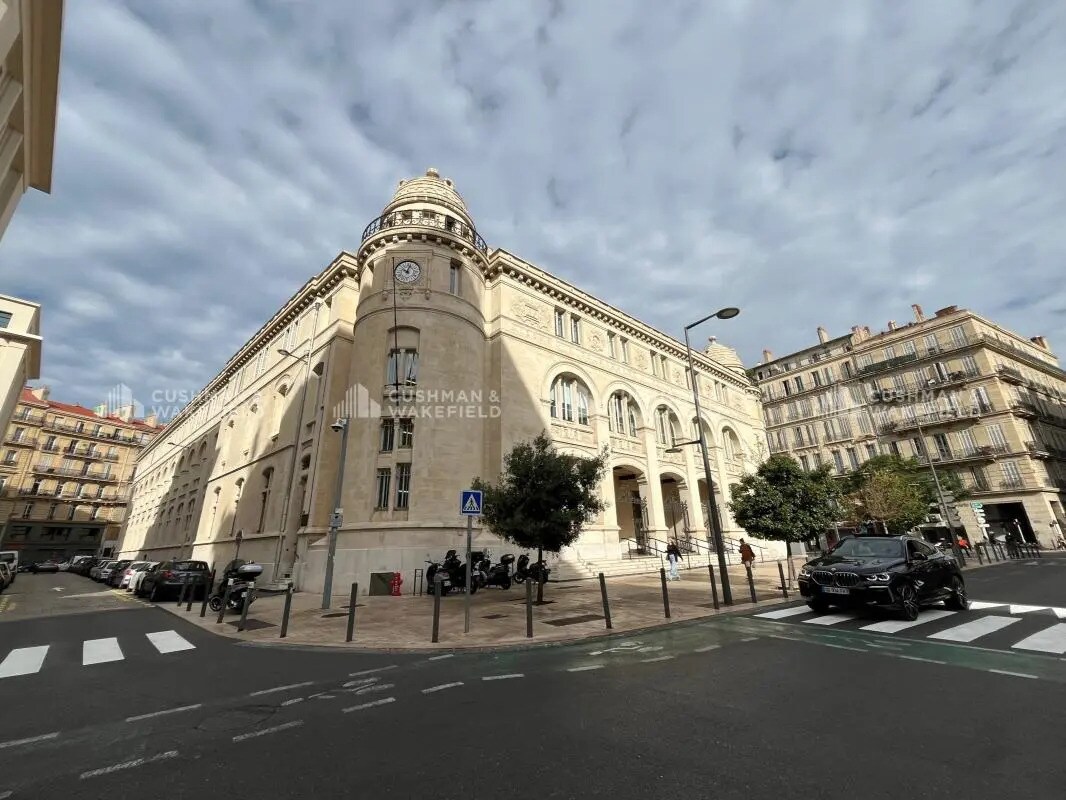 1 Place De L'hôtel Des Postes, Marseille à louer Photo de l’immeuble– Image 1 sur 17