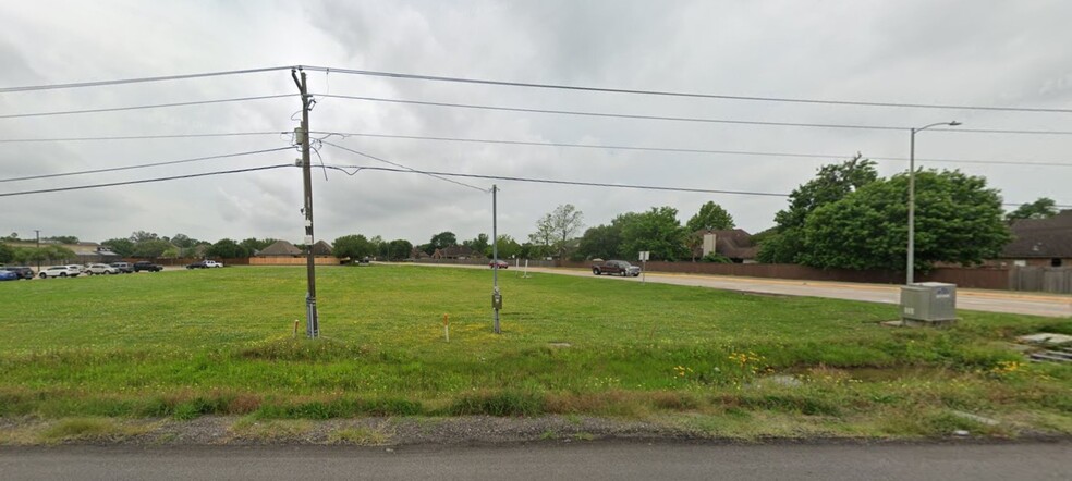 FM 2004, Lake Jackson, TX à vendre - Photo de l’immeuble – Image 2 sur 5