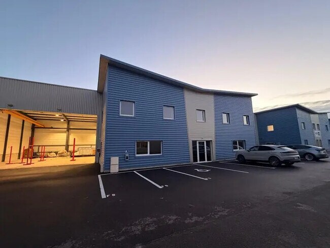 Plus de détails pour Bureau, Local d'activités à louer