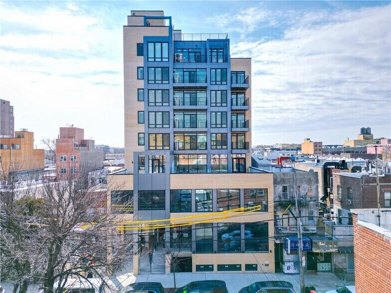 816 58th St, Brooklyn, NY à louer - Photo de l’immeuble – Image 1 sur 8