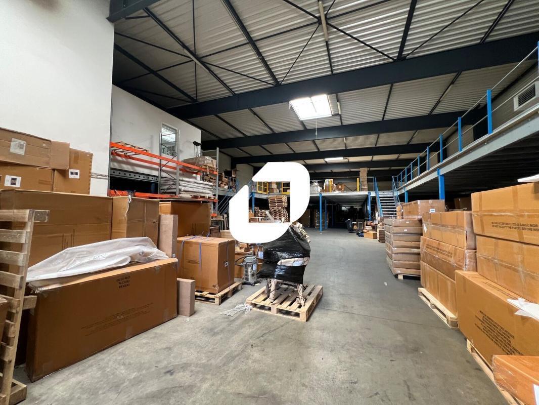 Industriel/Logistique dans Pont-à-Marcq à vendre Photo de l’immeuble– Image 1 sur 7