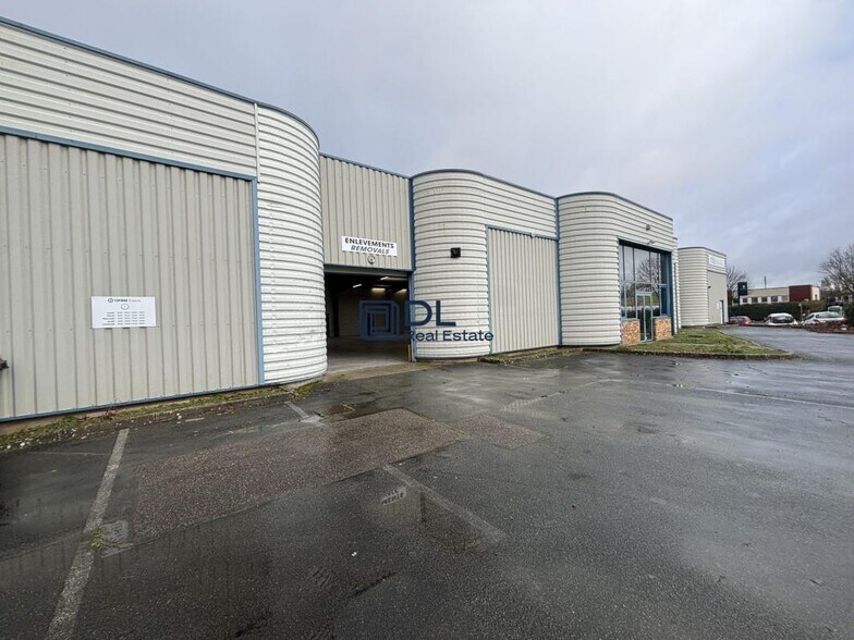 Industriel/Logistique dans Saint-Pierre-du-Perray à louer - Photo de l’immeuble – Image 2 sur 21