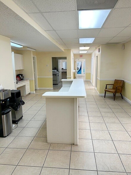 1401 SW 1st St, Miami, FL à louer - Photo de l’immeuble – Image 3 sur 4