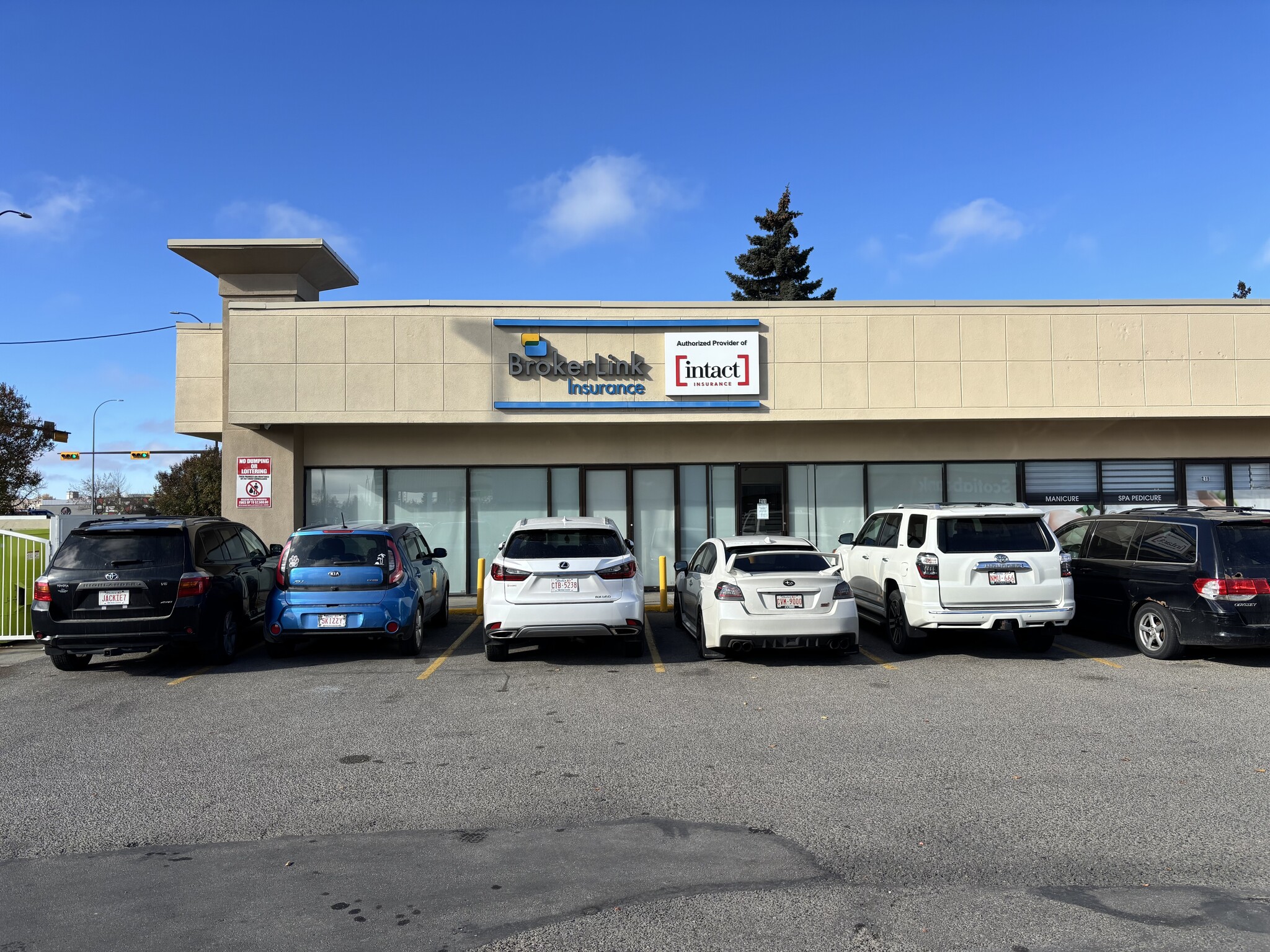 3508 32nd Ave NE, Calgary, AB à louer Photo de l’immeuble– Image 1 sur 2