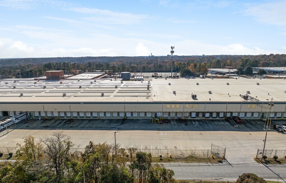 2251 Sylvan Rd, East Point, GA à louer - Photo de l’immeuble – Image 3 sur 15
