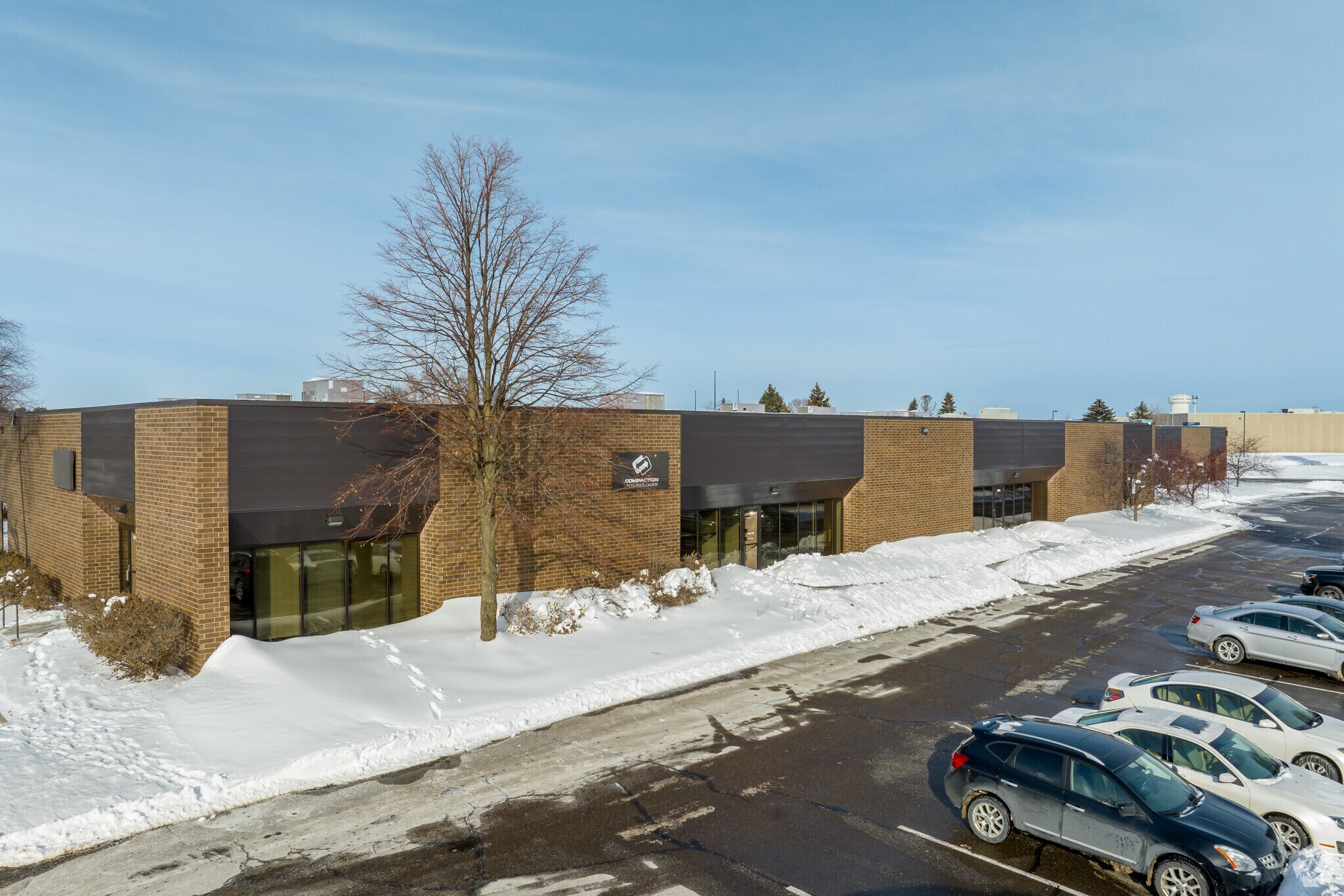 1230 Eagan Industrial Rd, Eagan, MN à louer Photo de l’immeuble– Image 1 sur 6