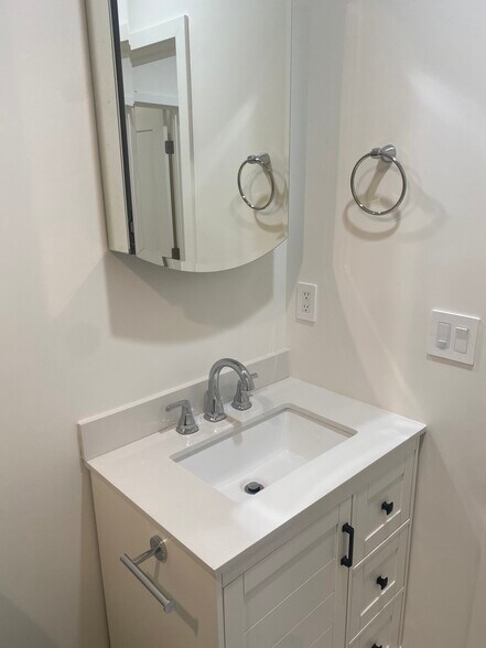 405 W Broadway, Glendale, CA à vendre - Photo de l’immeuble – Image 3 sur 30