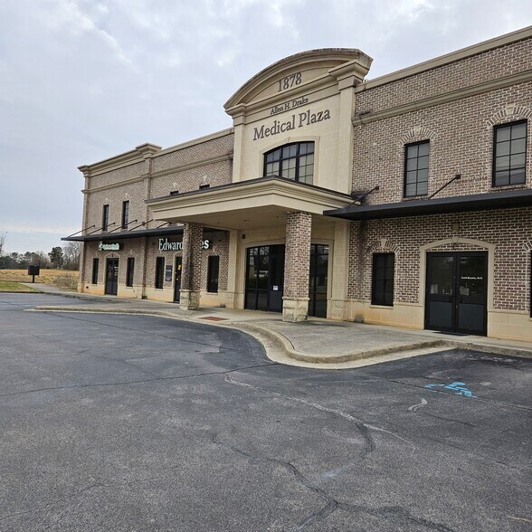 1878 Jeff Rd NW, Huntsville, AL à vendre - Photo de l’immeuble – Image 2 sur 5