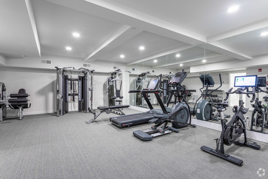 504 Glenbrook Rd, Stamford, CT à louer - Photo de l’immeuble – Image 2 sur 3