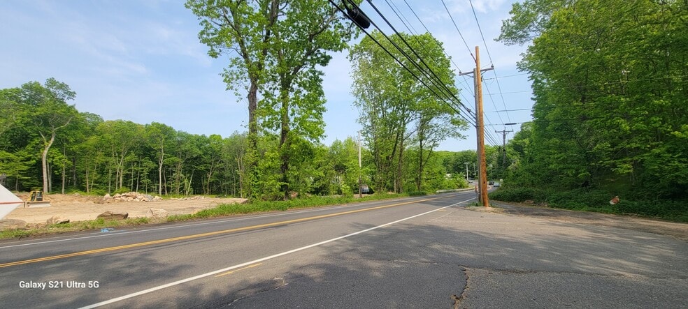 909 Main St, Monroe, CT à vendre - Photo principale – Image 1 sur 17