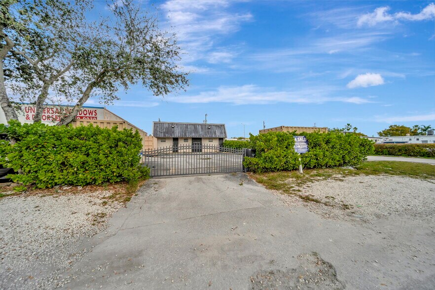 67 NW 166th St, North Miami Beach, FL à vendre - Photo de l’immeuble – Image 2 sur 32