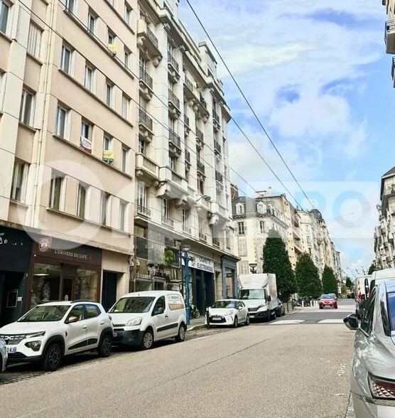 Local commercial dans Limoges à louer - Photo de l’immeuble – Image 1 sur 8