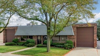Plus de détails pour 333 Crossen Ave, Elk Grove Village, IL - Industriel/Logistique à vendre