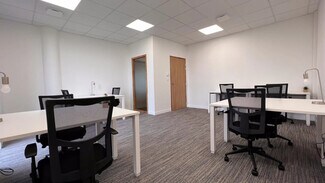 Plus de détails pour 8 Avenue De Shenzhen, Chasseneuil-du-Poitou - Bureau à louer