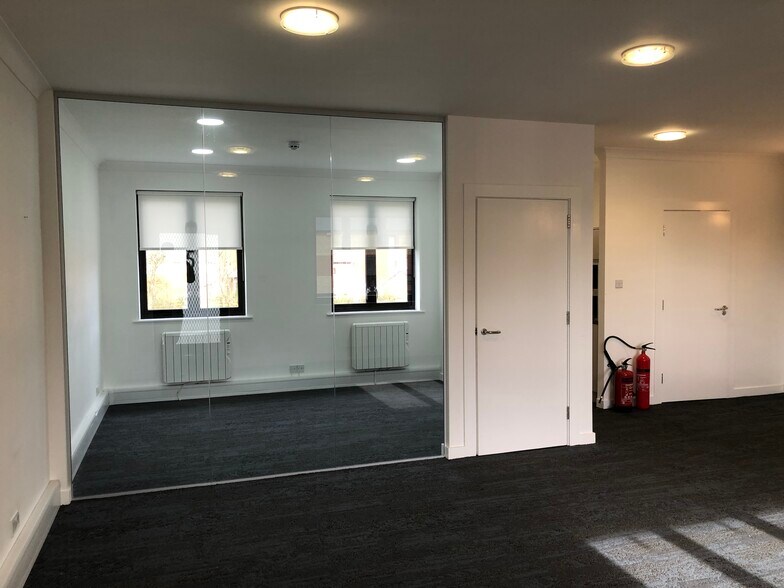 8-19 Canon Harnett Ct, Milton Keynes à louer - Photo intérieure – Image 3 sur 5