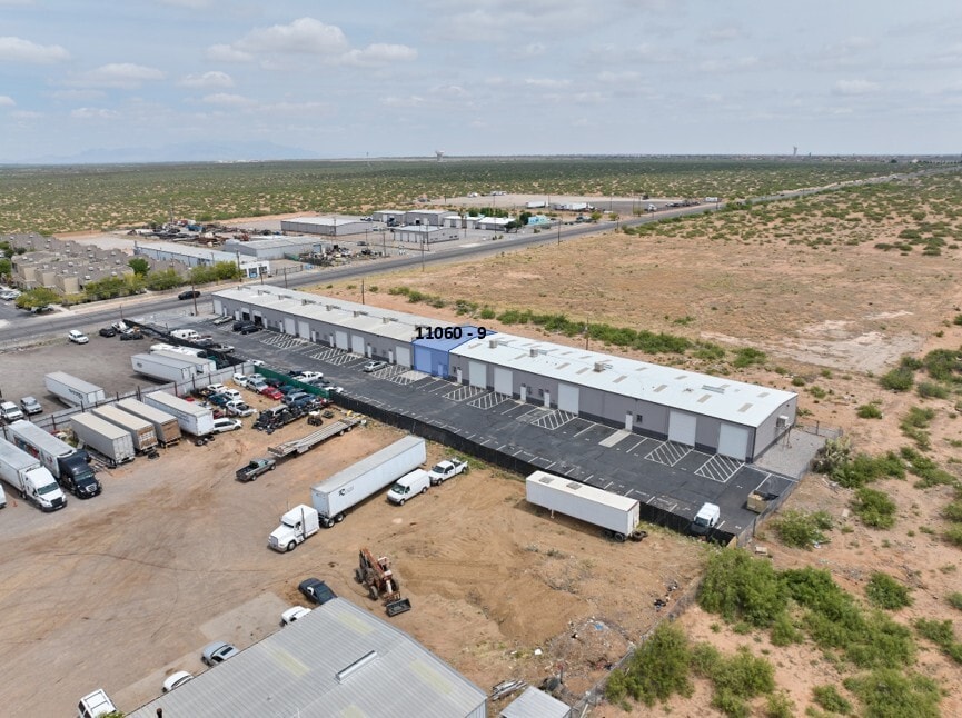 10893 Dyer St, El Paso, TX à louer Photo intérieure– Image 1 sur 14