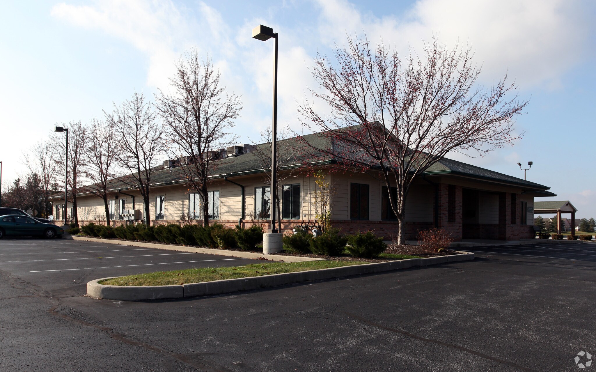4324-4330 Navarre Ave, Oregon, OH à louer Photo de l’immeuble– Image 1 sur 5